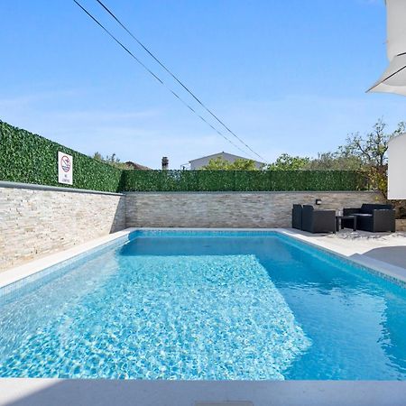 Aquarius Apartments - Beachside With Heated Pool ヴォディツェ エクステリア 写真